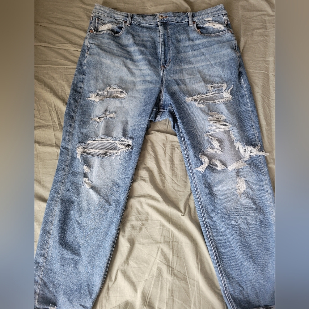 American Eagle Curvy Mom Jean